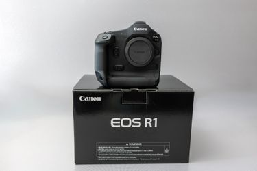 📸 Canon EOS R1 Mirrorless Camera – Excellent Condition