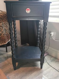 Side table dresser