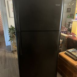 Frigidaire Refrigerator/Freezer - Excellent Condition - $200