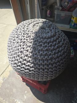 Pouf Ball 