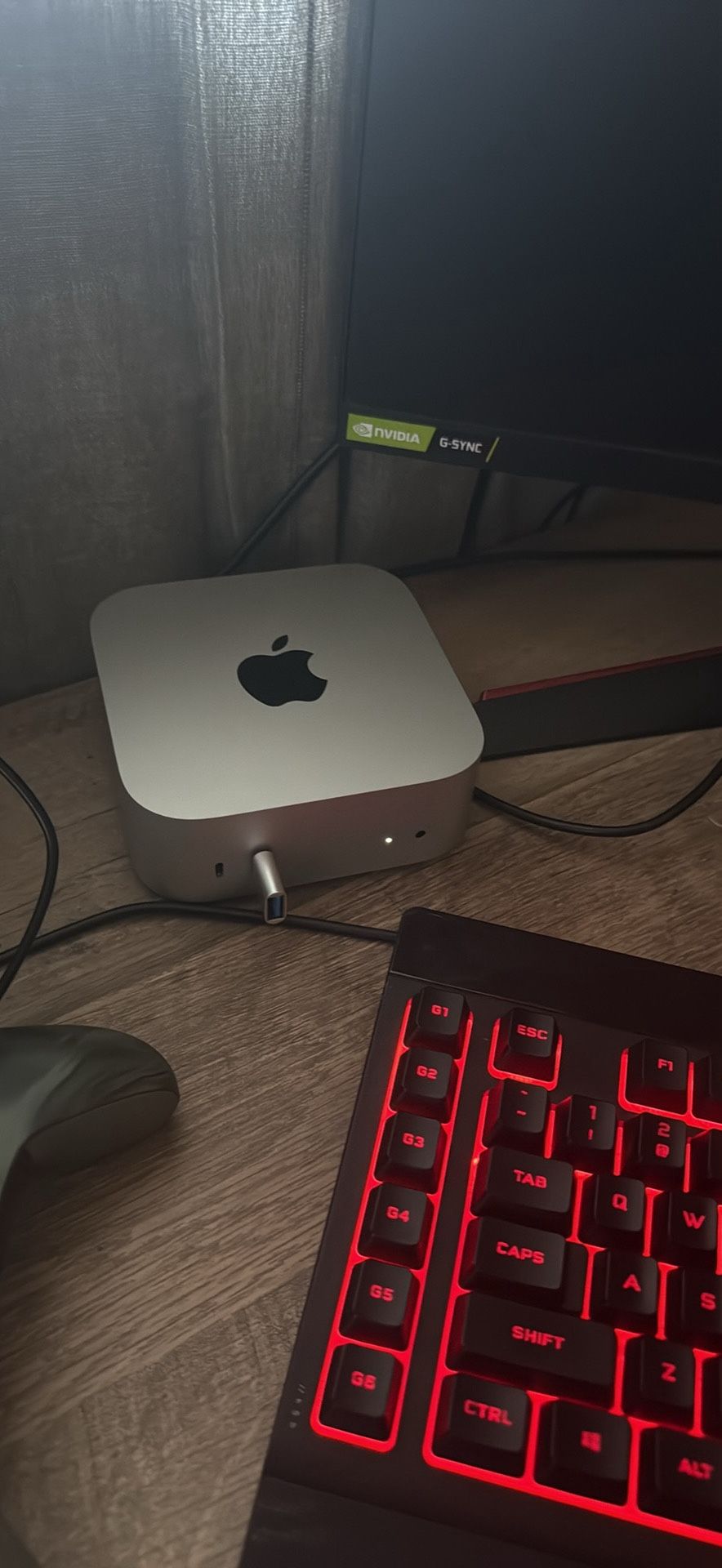 Mac Mini Plus AirPods Pro Max Combo