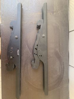 Tv mount hooks for large TVs