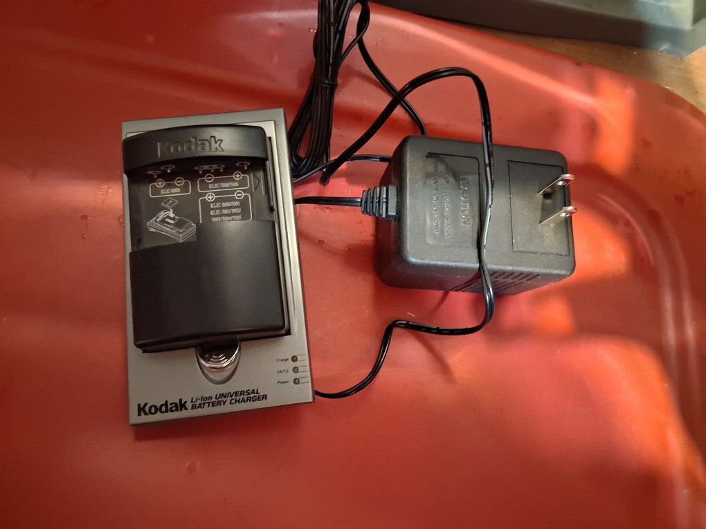 Authentic Kodak K7600-C Li-ion Universal Battery Charger