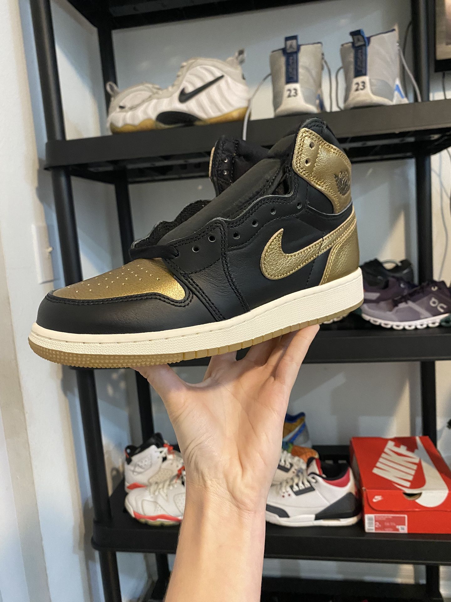 (BRAND NEW)Nike Air Jordan 1 Retro High OG GS Black/Metallic Gold Youth Size 6Y