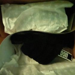 Women’s Uggs Size 9