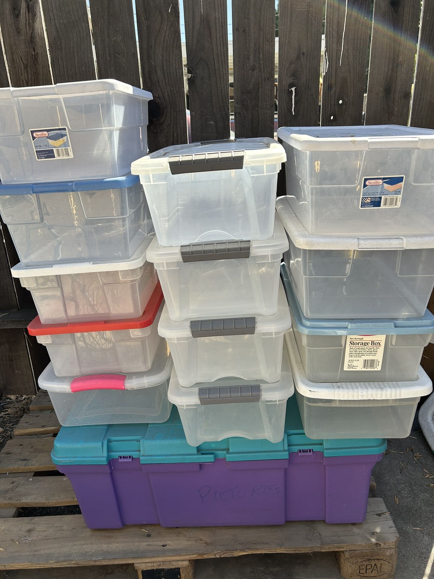 13 STERILITE STORAGE CONTAINERS WITH LIDS