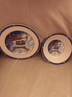 Mikasa Christmas dinnerware.8 plates and 8 bowls.