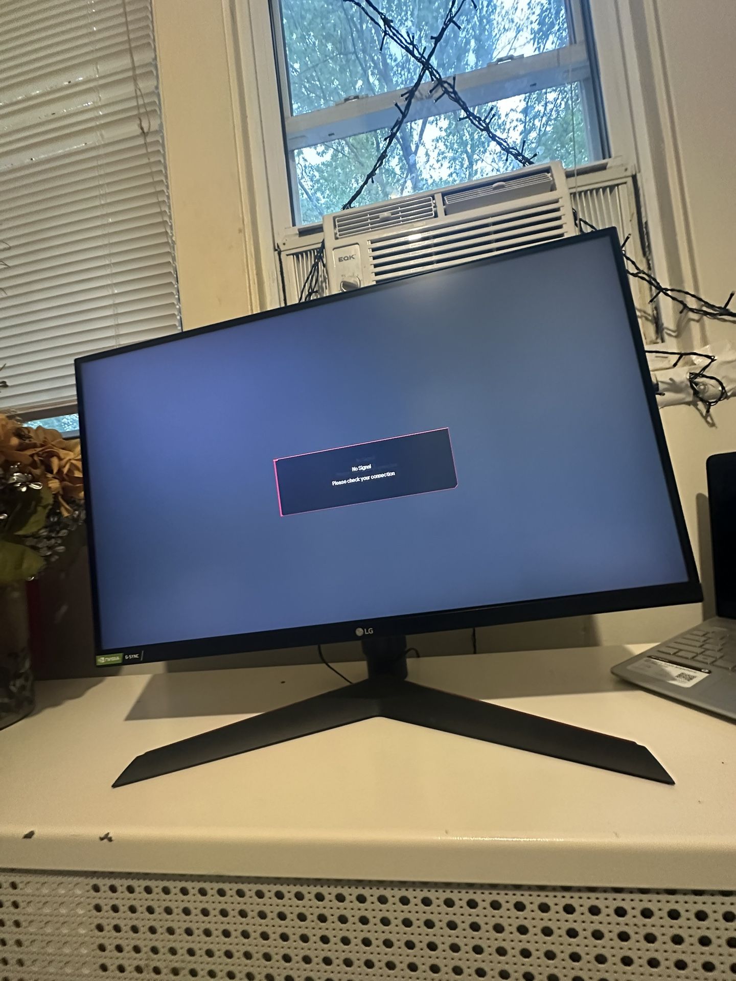 27 inch LG 27GN750 240hz 1080p monitor with g sync IPS