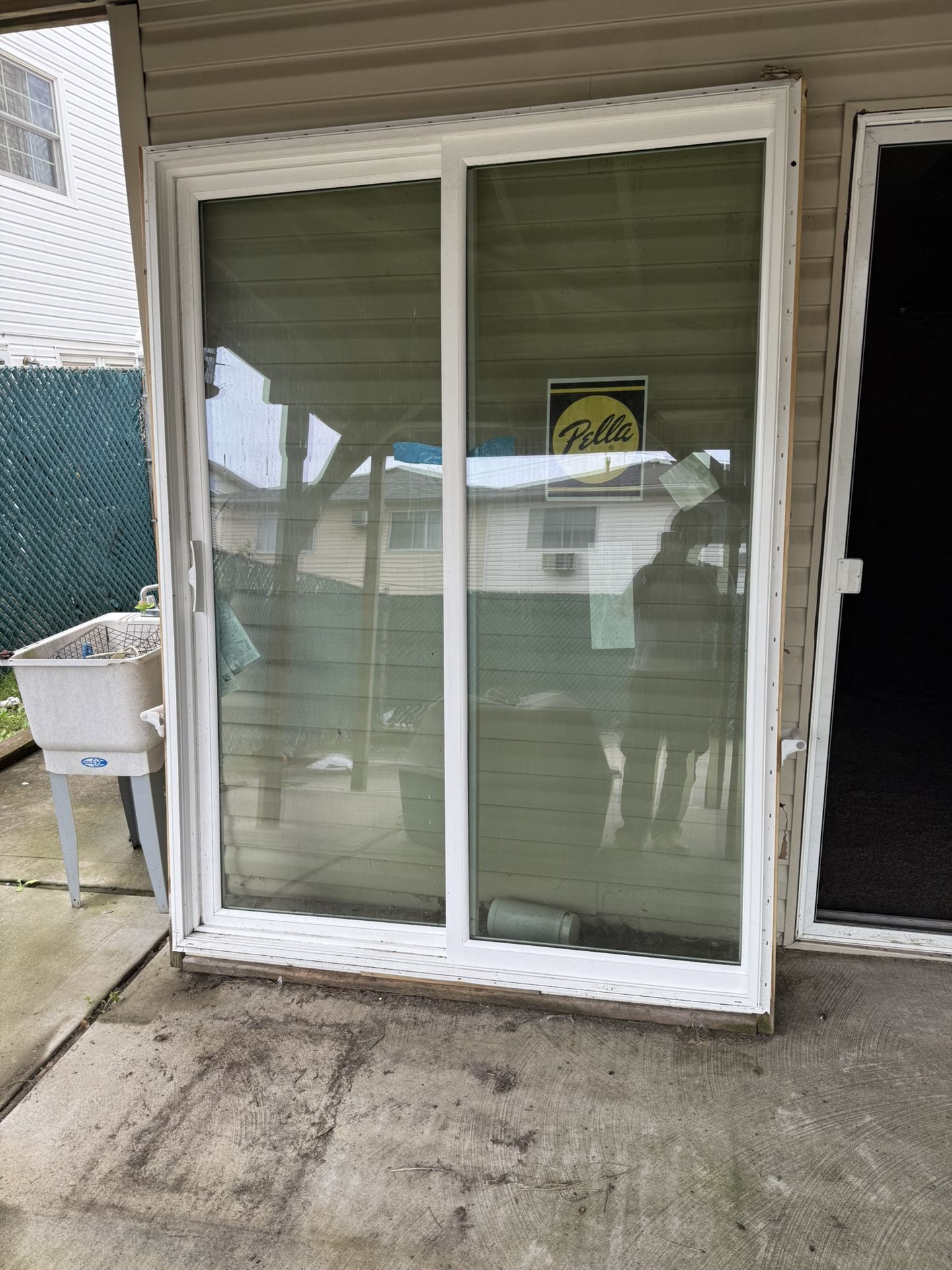 Pella Vinyl Patio Sliding Door 58.75x79.50