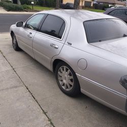 2011 Lincoln Town Car