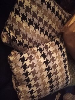 Decor Pillow And Statue 