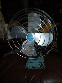 Vintage Eskimo Turquoise Desk Table Fan Moveable Base Working