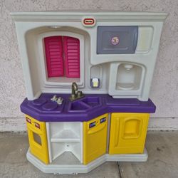 Play Kitchen 
