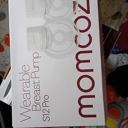 Wearable breast pump
