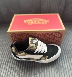 Vans Knu School