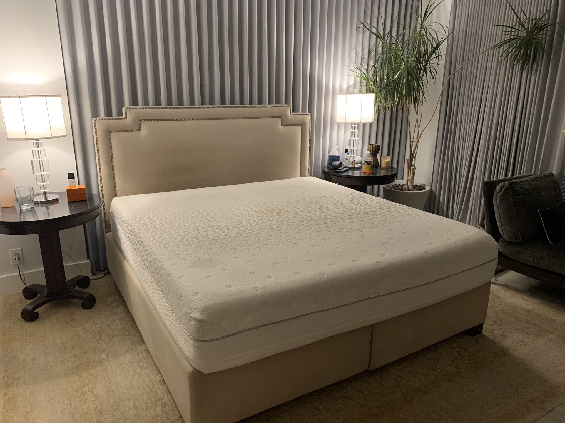 Tempurpedic dual control mattress. for Sale in Laud By Sea, FL OfferUp