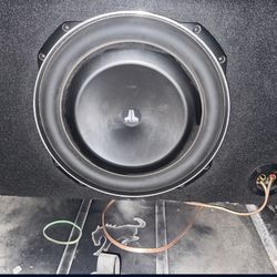 Jl Audio 13tw5v2 In $270 Enclosure. 1200 For 520