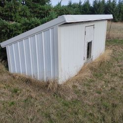 Big Buitifule Dog House Make Offer