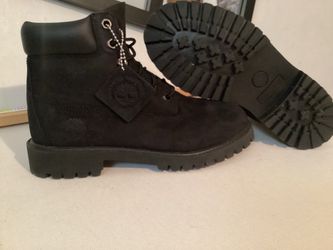 Like New Boys Timberlands Size 4