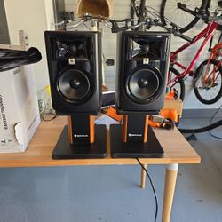 JBL 305P MkII With Stands