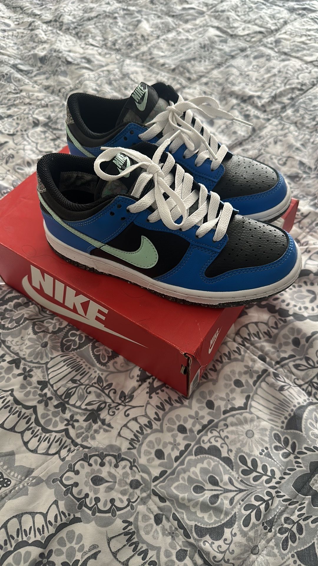 Nike dunks 4Y