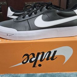 Nike Court Shot Black/White, size 12