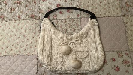 cream white pom pom purse 