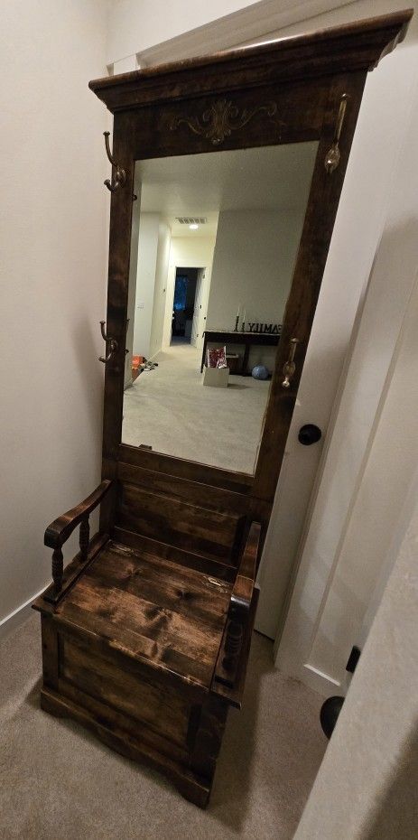 Classic Traditional Style Mirrored Hall Tree 