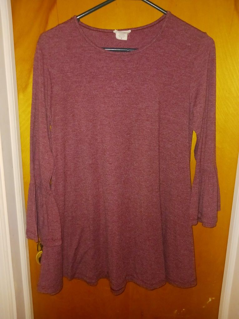 Cute Ladies Size Small Top
