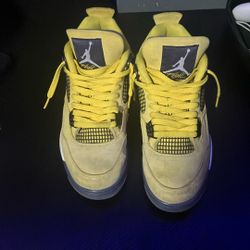 Jordan 4 Lightnings(Dm For Offers)