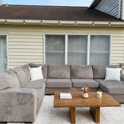 Sectional Couch- Great Condition 