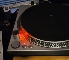 2 Stanton Turntable