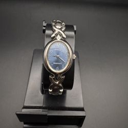 Timex Essentials Blue Dial Women’s Watch – Classic & Elegant!