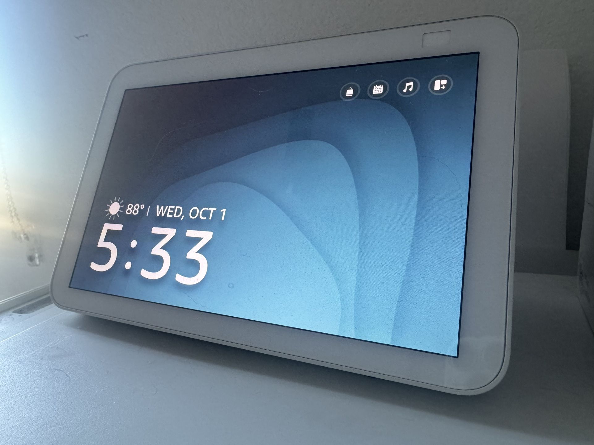 Echo Show 8 (2nd Gen, 2021 release) | HD smart display with Alexa and 13 MP camera | Glacier White