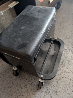 Mechanics rolling tool seat