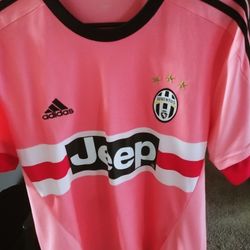 Size LARGE PINK JUVENTUS JERSEY