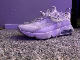 White Nike Airmax