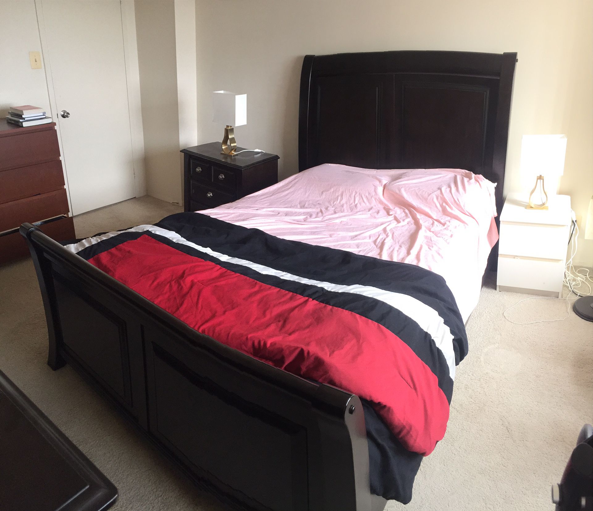 Queen size bed, matching dresser and side table
