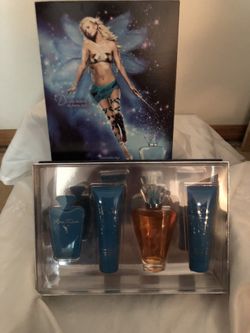 Paris Hilton new perfume set fairy dust