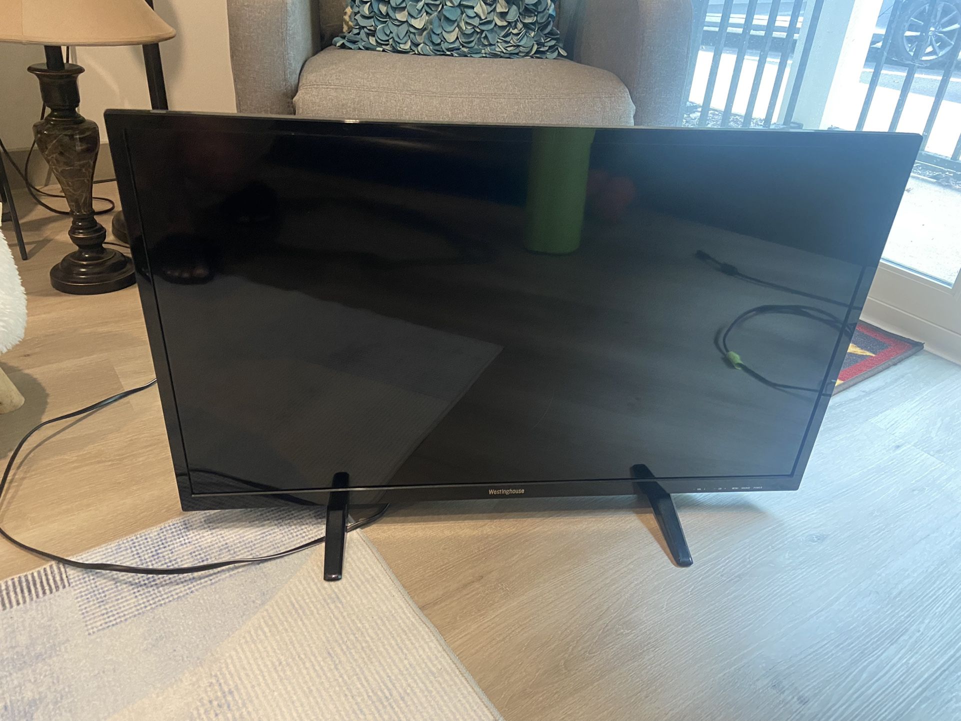 27” TV Flat Screen
