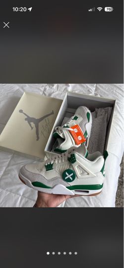 Pine green Jordan 4