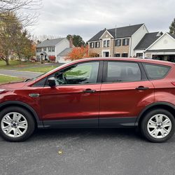 2014 Ford Escape SE, Front-Wheel Drive, approximately 101,000 miles.