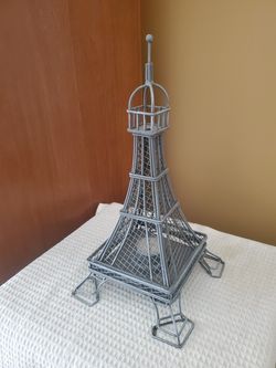 Eiffel Tower tea candle holder