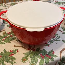 42 Cup Tupperware Thatsa Mega Bowl Red With White Lid