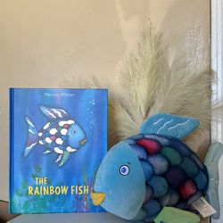 The rainbow fish plush & book