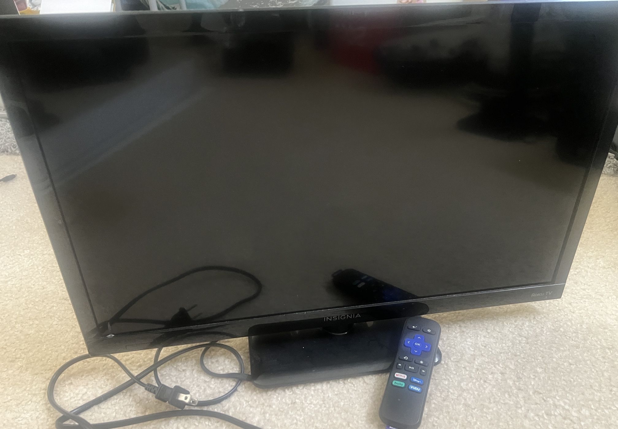 Roku TV with remote 24“