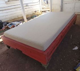 Twin size platform