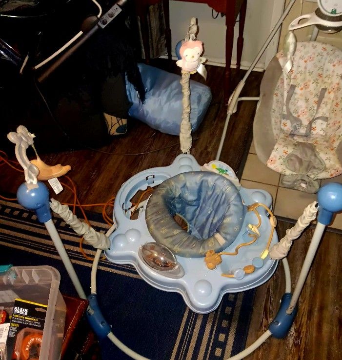 Fisher-Price Jumperoo baby activity center