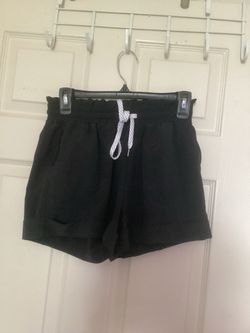 Women’s Lululemon running shorts size 6