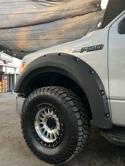 F150 wheels and tires 17”with  33”